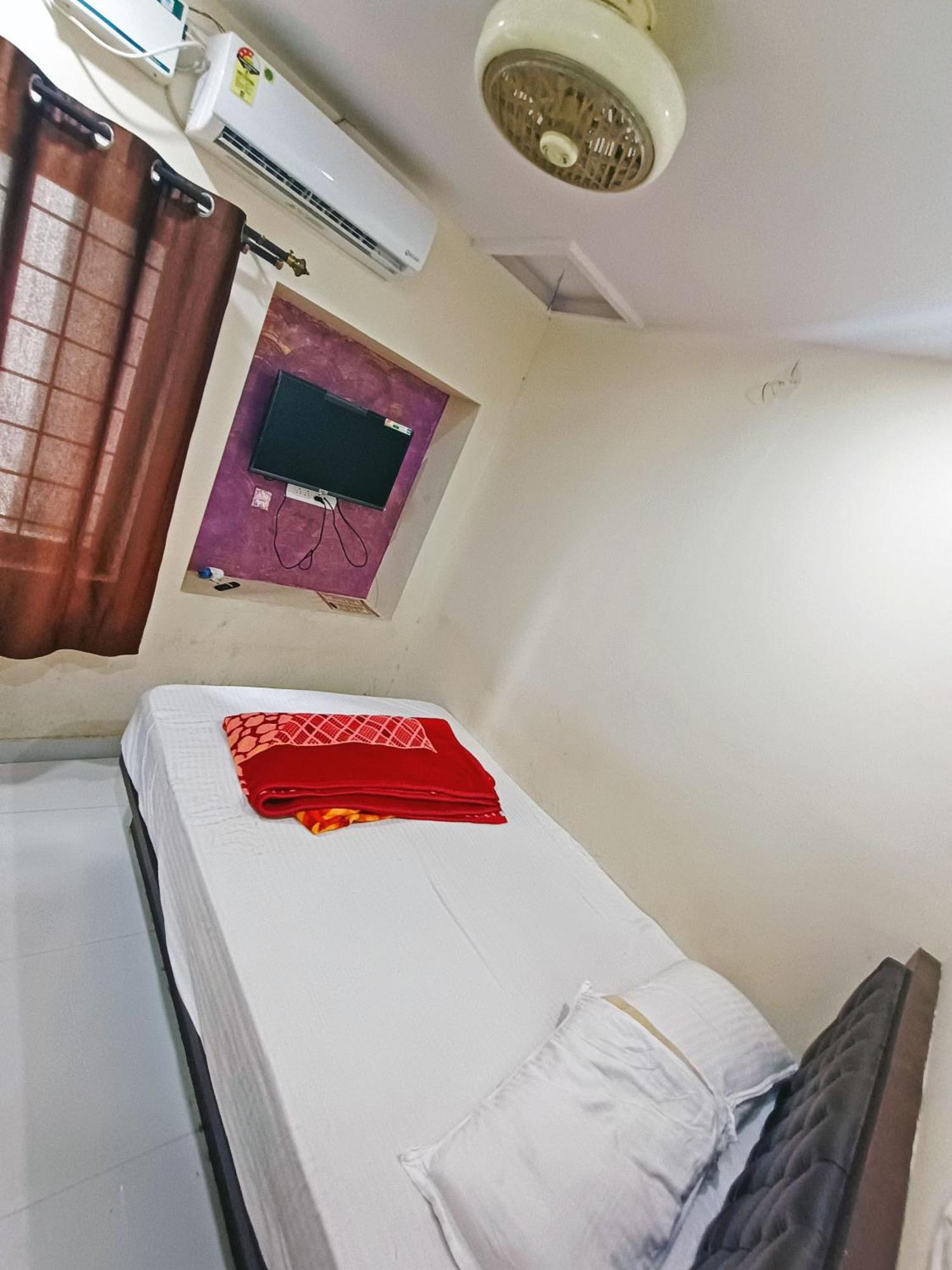 Mg Residency Hotell Chikmagalūr Exteriör bild